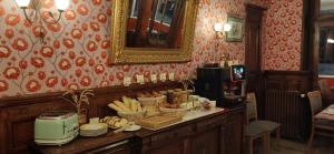 Hotels Logis Hotel De France- Restaurant GRILL : photos des chambres