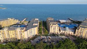 DL Apartments