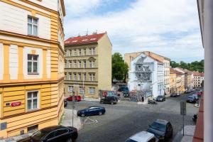 Good Mood in the Zizkov Hood PRG