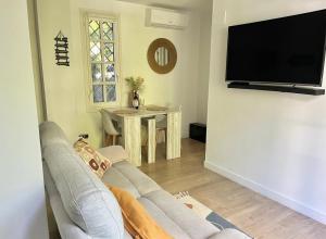 La Casa de la Brujita with AC License ESS02999