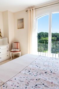 Maisons de vacances Bastide 13 couchages - PADEL - juillet-Aout a la semaine - Domaine de la Louve : photos des chambres