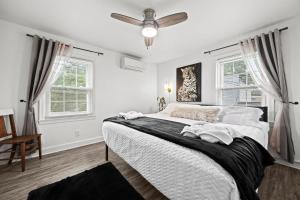 Modern Louisville Stay Free Parking Prime Location