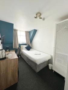 Basic Single Room with Shared Bathroom room in Kipps Brighton