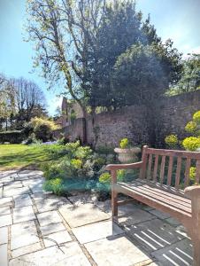 East Pallant Bed and Breakfast, Located in Large Georgian Townhouse in Central Chichester