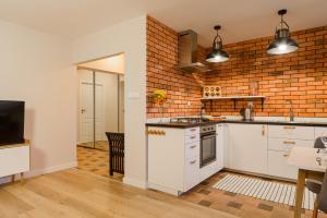 2 bedroom Apartment close to Metro Imielin