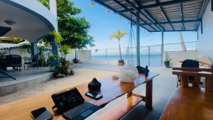 Casa Mandulia Beachfront House