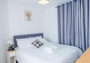 Monea Retreat a Modern 2bedroom and 2 bathroom apartment in Coventry