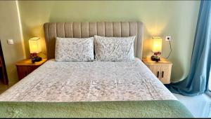 Acropolis Modern Apartments free parking,free pet hosting,Netflix