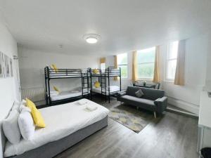 Family Room room in Kipps Brighton