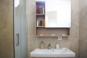 Apartment for 4 - near Square des Batignolles