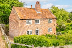 Stunning estuary views - Riverside Cottage