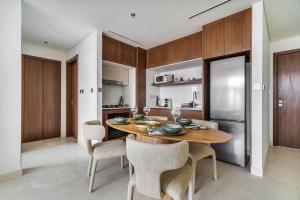 Elegant 1BR Apartment with Private Beach Access!
