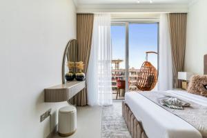Elegant 1BR Apartment with Private Beach Access!