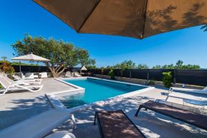 Apartment Vista Mare 1 with heated pool