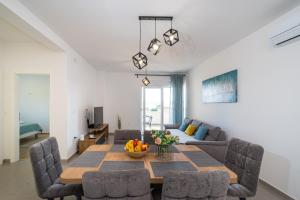 Apartment Vista Mare 2 with heated pool