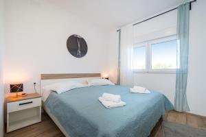 Apartment Vista Mare 2 with heated pool