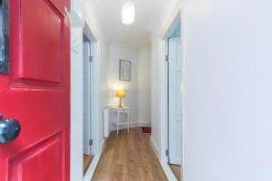 10 Seconds to Main Street!