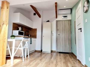 Studio blisko Galerii City Host Nawrot 56