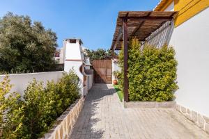 Sesimbra Cozy House BBQ & Terrace - MADA HOUSEs