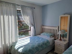 Spacious & sunny,2 bedroom self-catering apartment