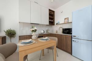 Exceptional Studio for 2 People by Noclegi Renters