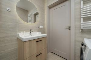 Exceptional Studio for 2 People by Noclegi Renters