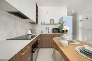 Exceptional Studio for 2 People by Noclegi Renters