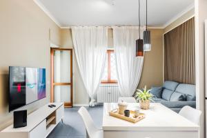 Guest Host - Rome Sea Escape