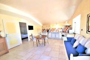 Appartements Le Moulin aux Lavandes : photos des chambres