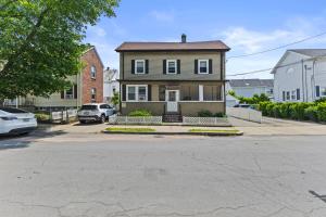 Totally Renovated 3Br Apartment