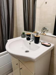 Warmy & Modern 2 Room Apartment, AB Homes - Central, Close to Palas & Iulius Mall - Elevator - Factura