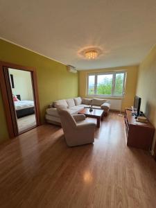 Sunny apartment in city center