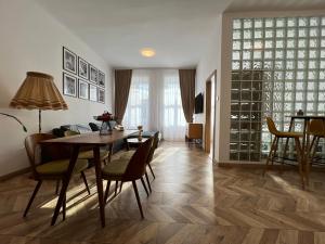 Timeless apartment near city center