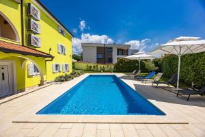 Villa Andrea for 17 people with private heated pool & pet friendly near Porec