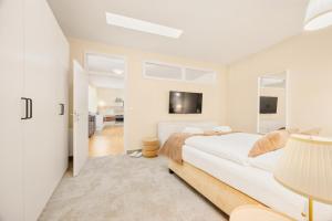 Hotel Reverie - Dependance, Check-in at Metropolitan Star