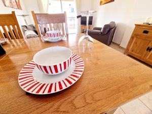 First floor apartment overlooking pool
