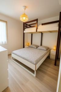 Apartment for 6 with garden near beach