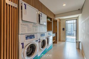 HMO - Estúdios completos em prédio c piscina