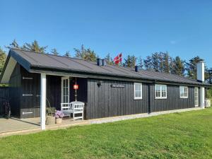 Bright And Charming Summer House Near Løkken