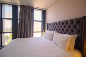 Sandton Smart Apartment Seven