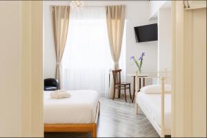 Triple Room with Private External Bathroom room in Roma Talenti Breme