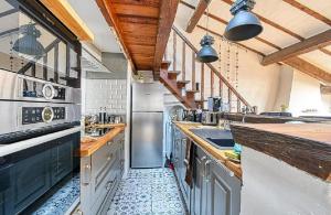 LE BOISE merveilleux duplex rustique, excellent emplacement à quelques pas du Palais