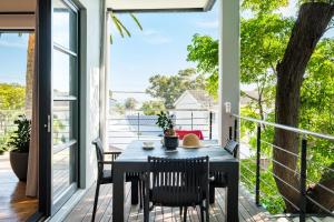 2bed Apt 5min Walk From Camps Bay Central Escape