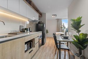 Estudio Executive con terraza, a pasos de Metro Parque Bustamante y cerca de Barrio Italia y Lastarria - Fray Camilo Henriquez