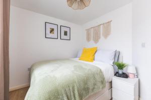 Spacious Wembley Flat Comfy Beds 2 Baths & Parking