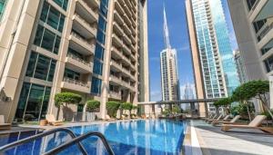 2 Bedroom Apartment BLVD Central 1 with Boulevard Views