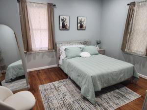 Summer Sunset Hideout 1-2 Bedrooms and 1 Bath