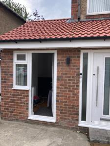 Room to stay 9 ilfracombe avenue Newcastle Upon Tyne Ne4 8ru