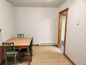 Alpenrose 100 King bed Hottub Mountains Views