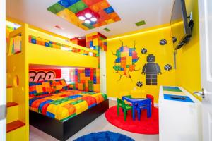 Look 8BR Pool Home Near Disney -15895